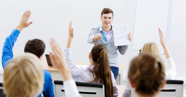 El objetivo principal del coaching educativo es acompañar al  alumnado a conseguir sus objetivos.